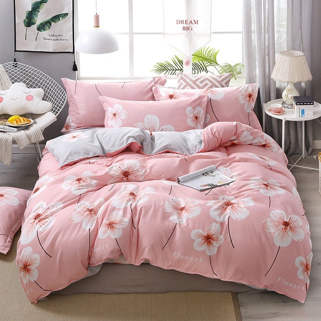 4pcs Pink Strawberry kawaii Bedding Set Luxury Queen Size Bed Sheets Children Quilt Soft Comforter Cotton Bedding Sets For Girl